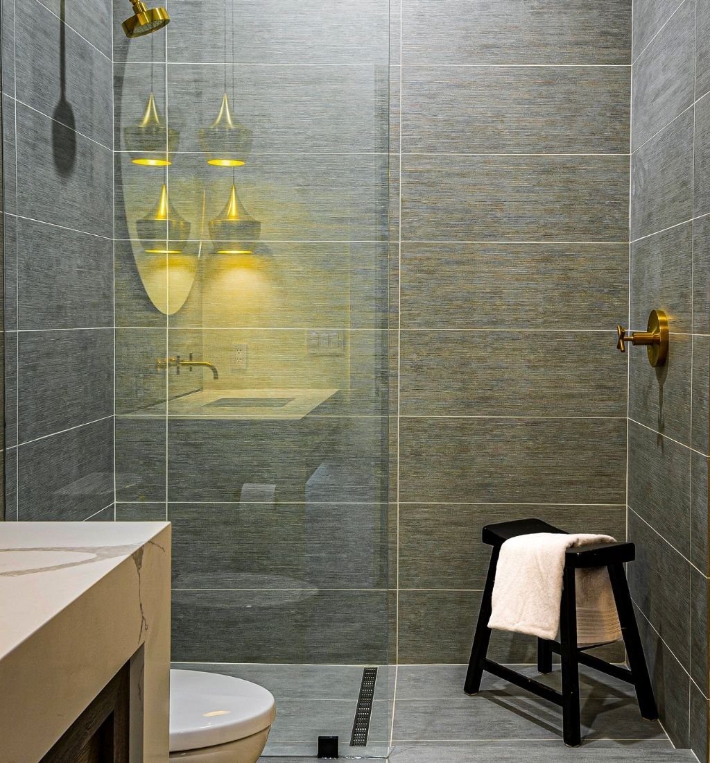 bathroom fitters TW11 8EE